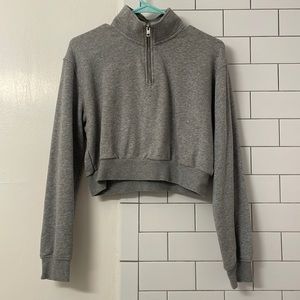 Aritzia TNA cropped quitter zip